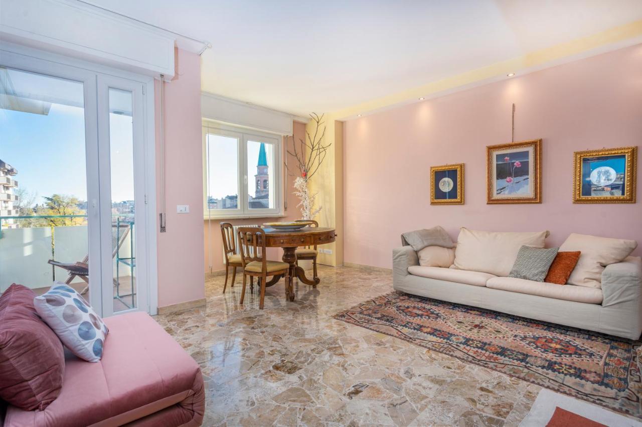 Lucilla Home - Apt Con Wifi Nel Cuore Di Udine Kültér fotó