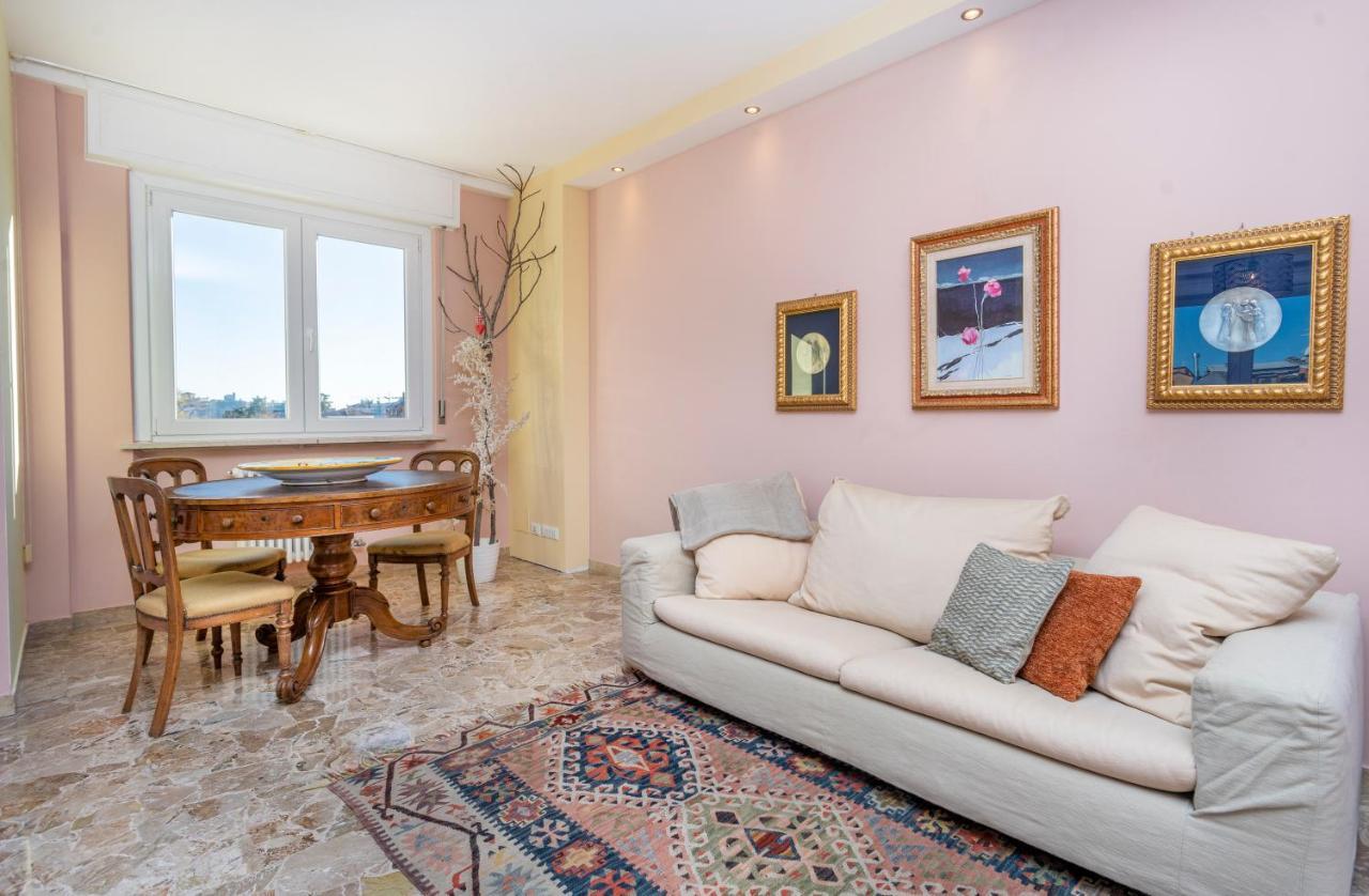 Lucilla Home - Apt Con Wifi Nel Cuore Di Udine Kültér fotó