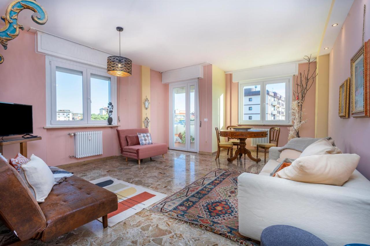 Lucilla Home - Apt Con Wifi Nel Cuore Di Udine Kültér fotó